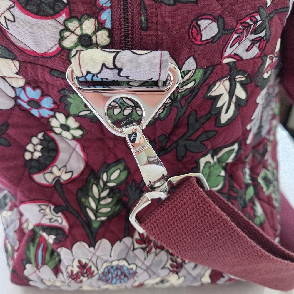 Vera Bradley Traveler Bag In Bordeaux Blooms. - Picture 7 of 11